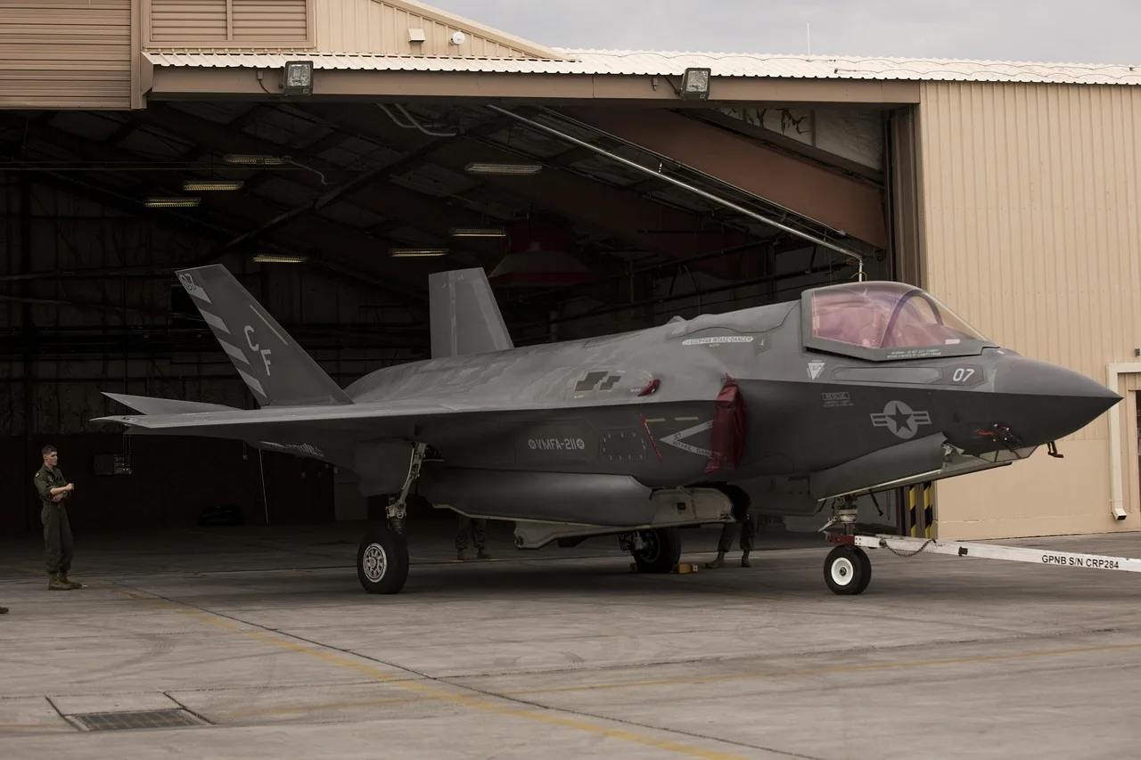 f 35 2539090 1280