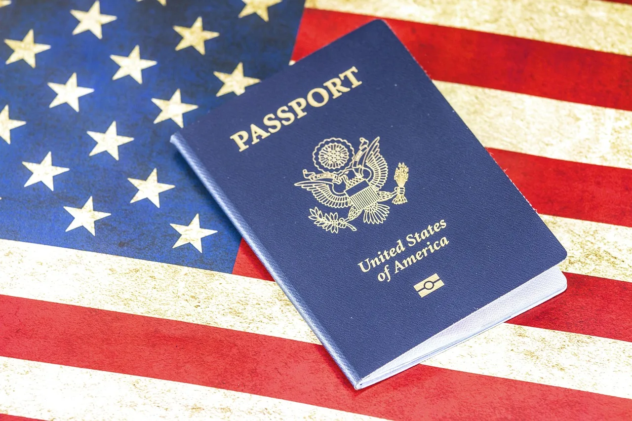 passport 2642168 1280