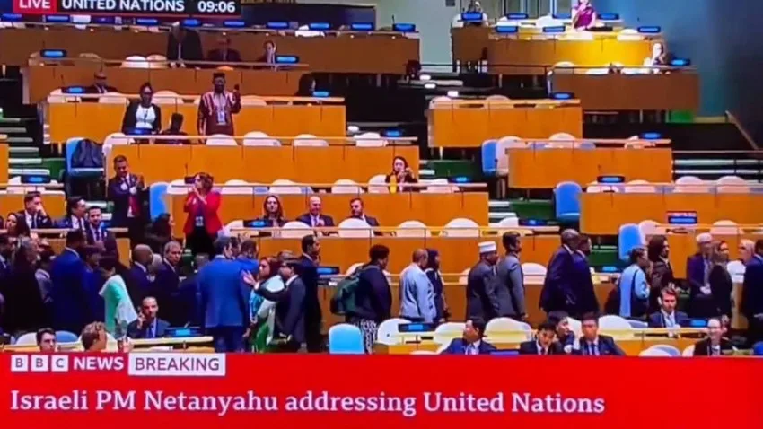 netanyahunun konusmasinda salon bosaldi 8ika